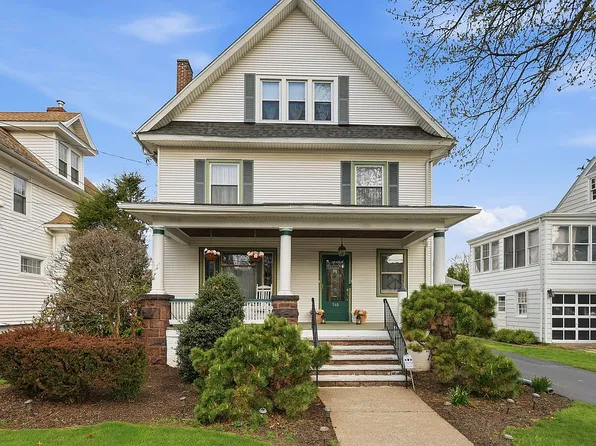 560 Charles Ave, Kingston, PA 18704