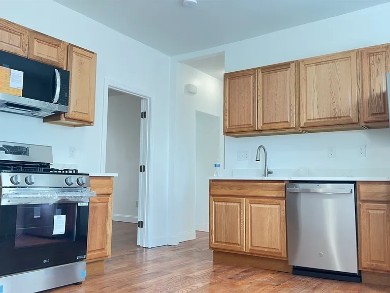 66 Franklin Ave #2 — Photo 1