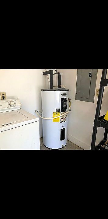 1st image of 212 Persimmon Cir