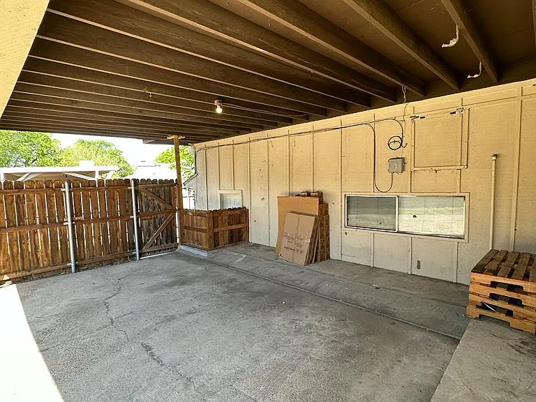 2818 Golfing Green Dr — Photo 21