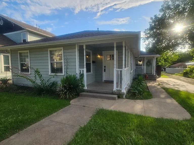 307 N Bradley St — Photo 2