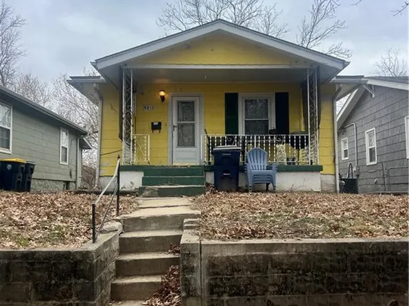 5211 Gladstone Blvd, Kansas City, MO 64123