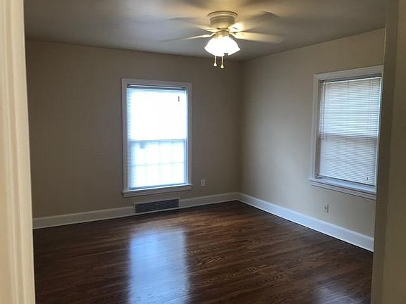 4th image of 2119 Gladstone Ave APT D