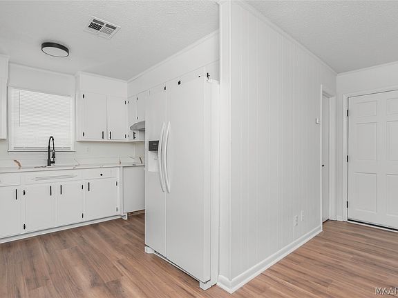 5th image of 6204 Hinchcliff Rd