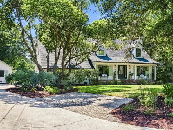 1233 Calais Dr, Mount Pleasant, SC 29464