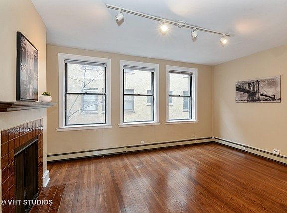3rd image of 640 W Waveland Ave #C2