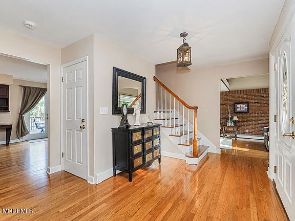 4th image of 73 Hillsdale Road