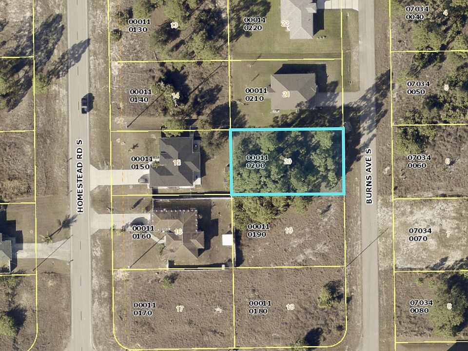 2nd image of 736 Burns Avenue S
