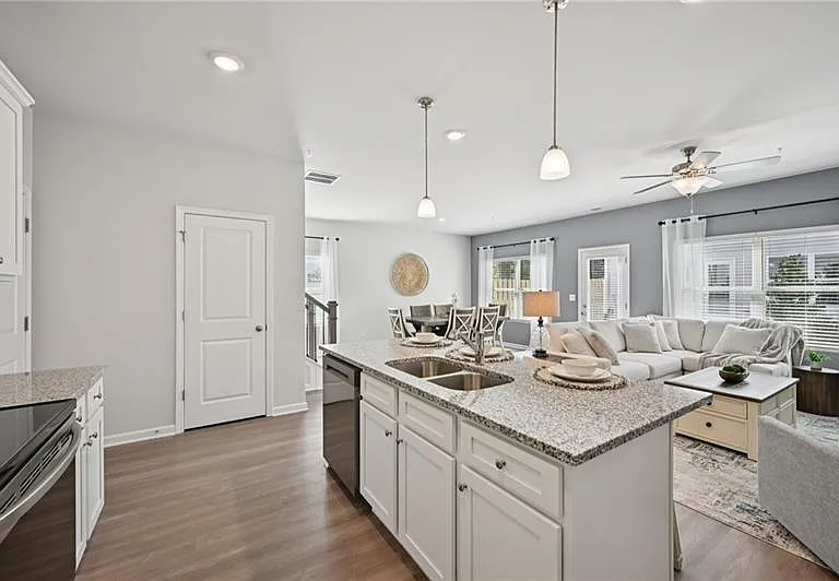405 Lanier Cir — Photo 14
