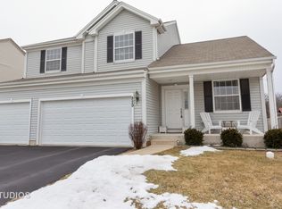829 Singing Hills Dr, Volo, IL 60073