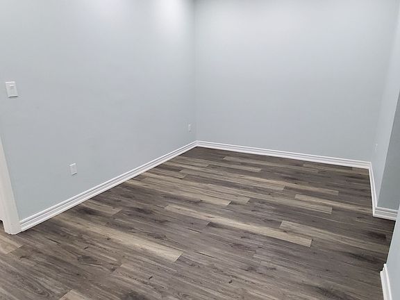 5th image of 18 Ed Quigg Way