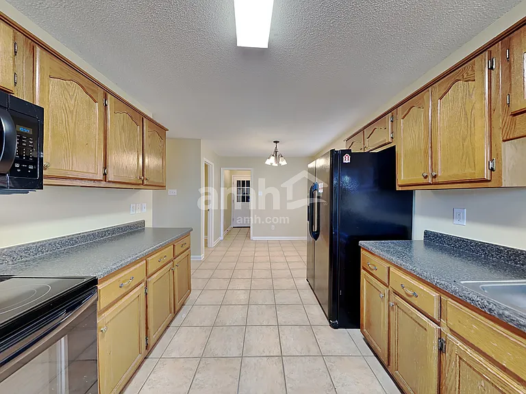 1400 Pendulum Dr N — Photo 3