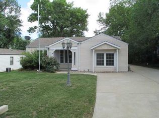 107 E Glenn St, Mulvane, KS 67110