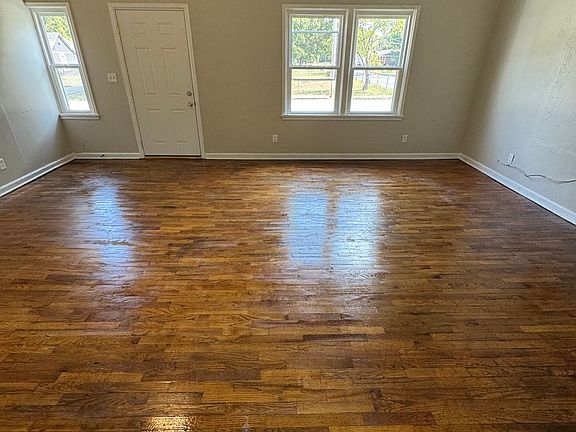 3rd image of 719 S Vine St #1