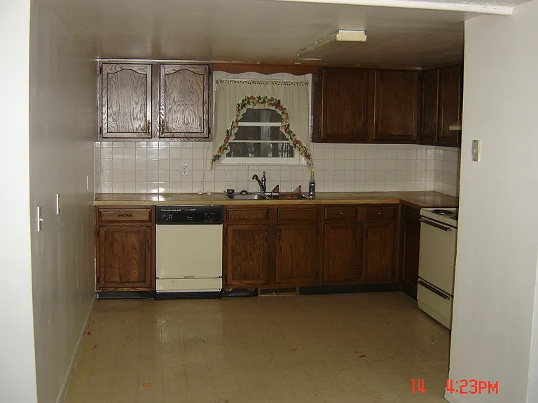 1952 N Hope Rd — Photo 13