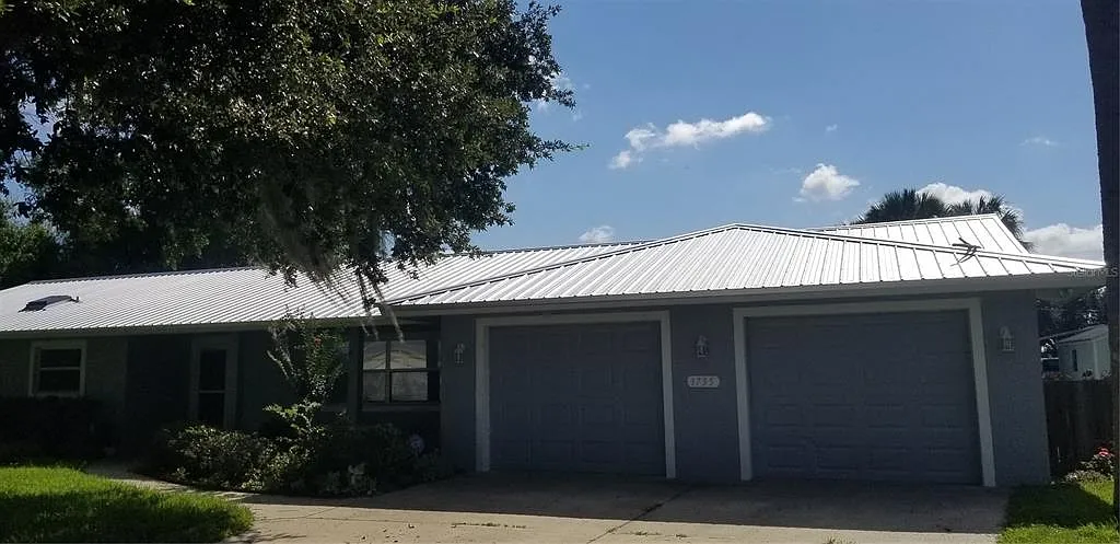 3 bed, 2.0 bath, 1539 sqft, $1,850 — Photo 2