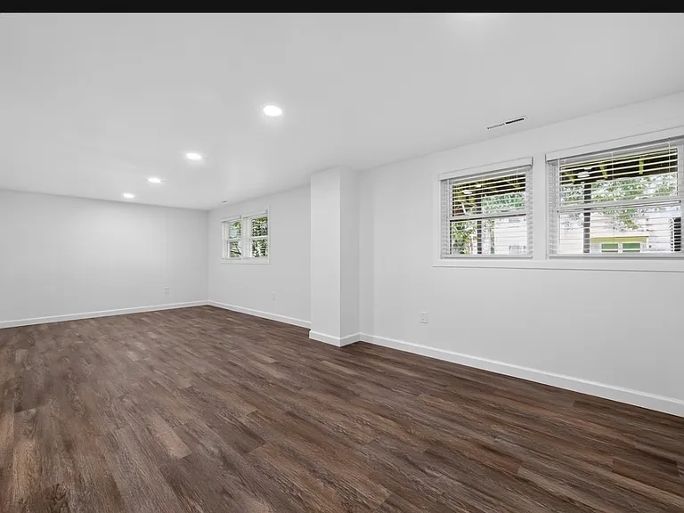 642 Swan Dr — Photo 15