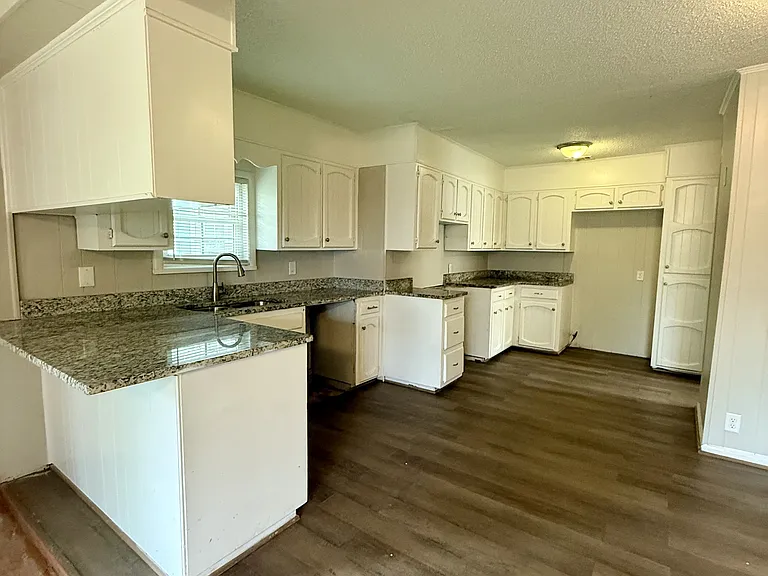 537 Grant St — Photo 3