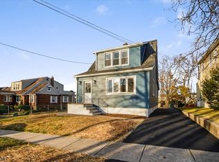 22 S Mountain Ave, Cedar Grove, NJ 07009