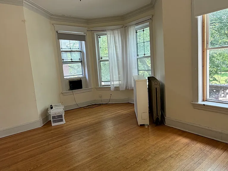 3118 W Palmer Blvd #2F — Photo 2