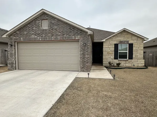 1508 Chuck Wagon Dr, El Reno, OK 73036