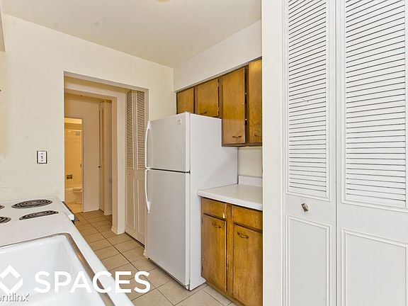 4th image of 850 W Margate Ter APT 201