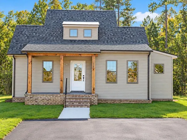 317 Zion Dr, Farmville, VA 23901