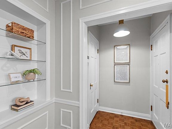 4th image of 7520 Oxford Dr APT 1E