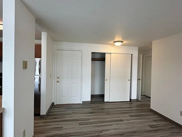 114 W Adams Ave #13 — Photo 2