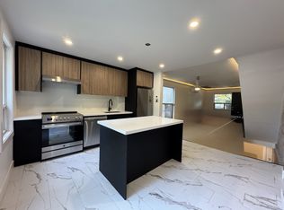 25 Firstbrooke Rd #2, Toronto, ON M4E 2L2