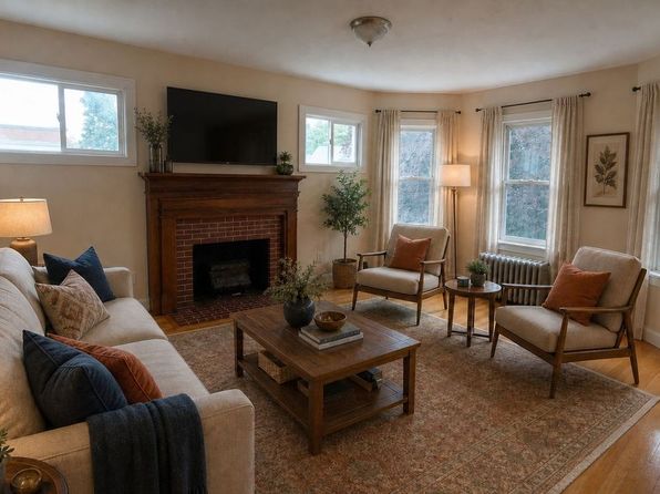 52 Nixon St APT 2