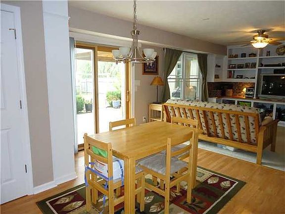 3rd image of 1294 Kinross Dr