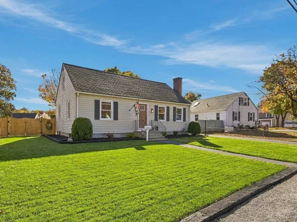 5 Donamor Ln, East Longmeadow, MA 01028