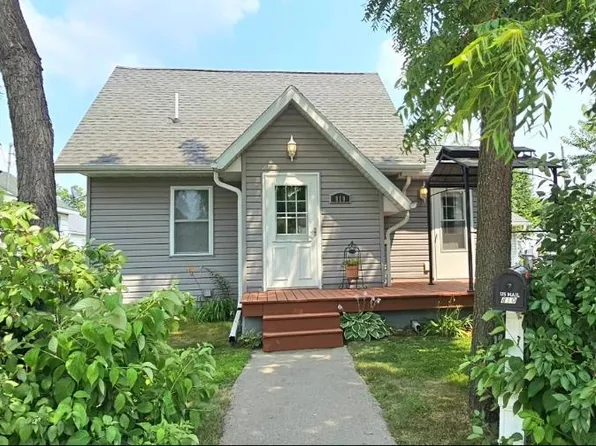 810 Columbia Ave, Morris, MN 56267