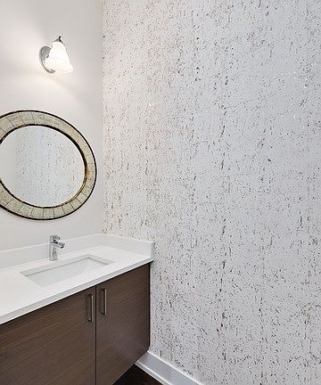 5th image of 2424 W Lyndale St #1