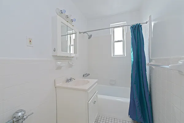 Sold by Keller Williams Realty Landmark | media 15