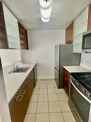 Rented by Cushman & Wakefield (Management) | media 3