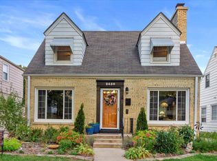2450 N 86th St, Wauwatosa, WI 53226