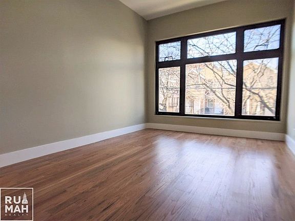 4th image of 1638 De Kalb Ave #2R