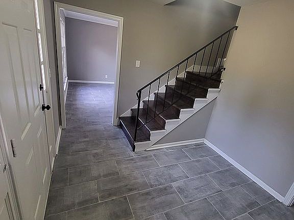 3rd image of 1927 25th Way E