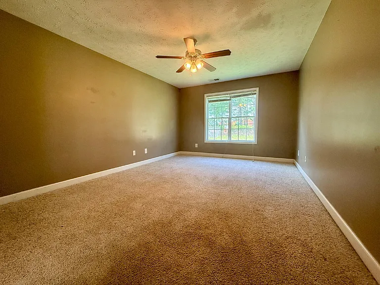 4926 Yorkchester Dr — Photo 24