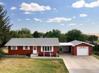 557 W 10th St, Winner, SD 57580