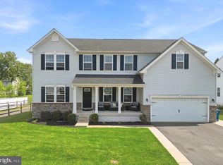 1054 Domino Ln, Warminster, PA 18974