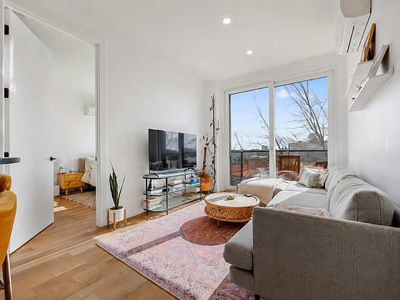 5th image of 161 Meserole Ave #6B