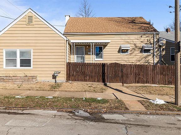 2nd image of 4569 Newport Ave