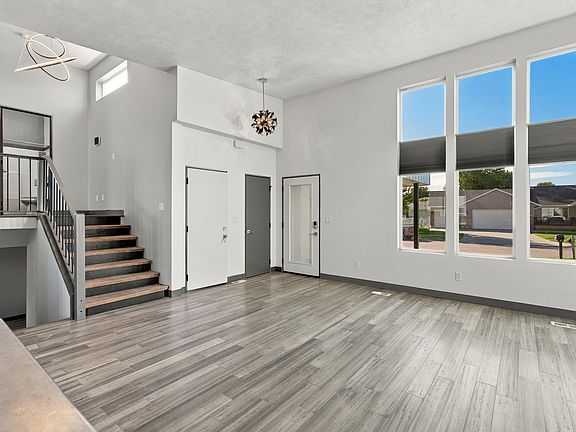 2nd image of 4208 N Ohio Ave