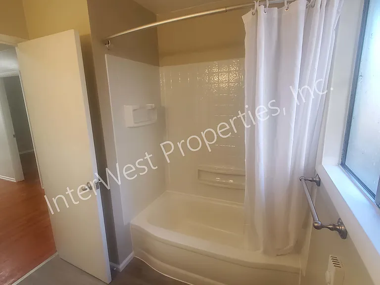 10 E Avenue A #A — Photo 5