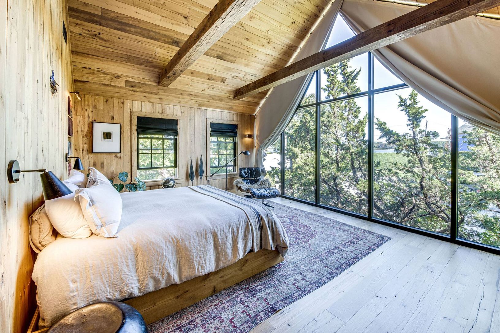  Primary Bedroom + ensuite wing 