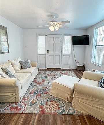 4th image of 717 Louque Pl #B