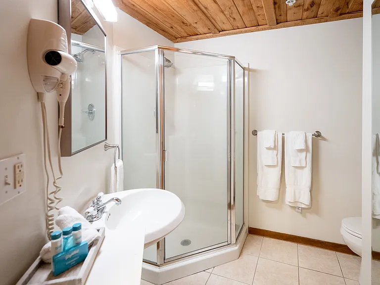 110 N Harbor Dr #104 — Photo 27